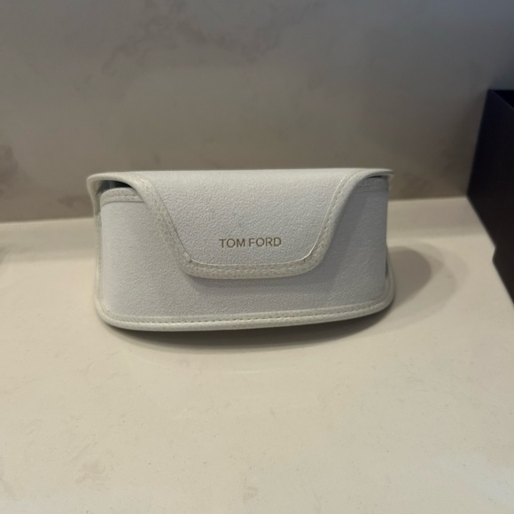 Tom Ford Sunglasses FT0517 - Picture 6 of 7